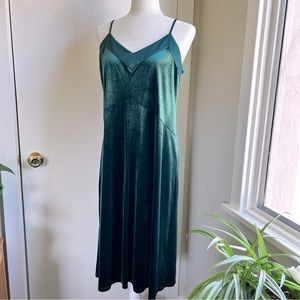 Glamorous green velvet dress